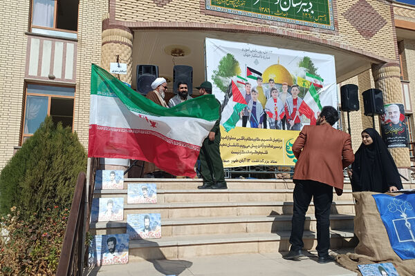 طنین فریاد مرگ‌بر استکبار در آسمان شهر صغاد
