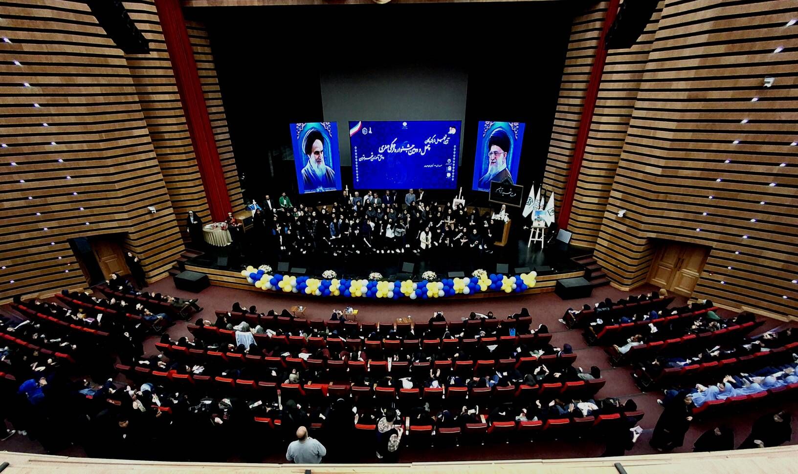 آیین تجلیل از دانش‌آموزان برگزیده استانی چهل و دومین جشنواره فرهنگی‌هنری شهر تهران
