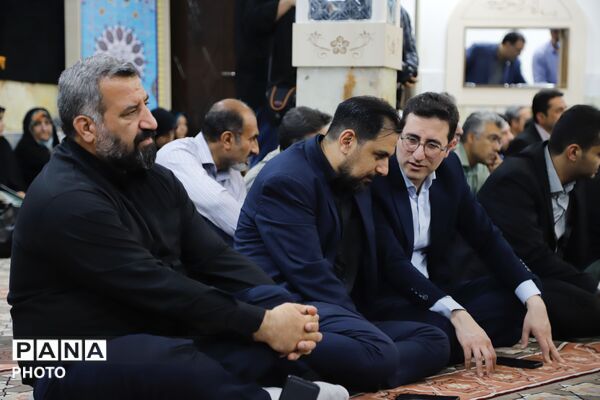 هم‌نوایی جامعه فرهنگیان تهران در سوگ رهبر شهید