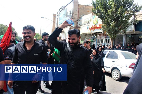 جلوه‌های باشکوه عزاداری روز عاشورا در قم