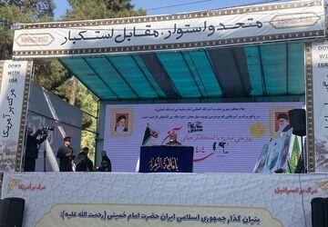  ۱۳ آبان، حرکت دانش‌آموزان و دانشجویان برای حفظ استقلال کشور بود/ استقلال خود را معامله نمی‌کنیم
