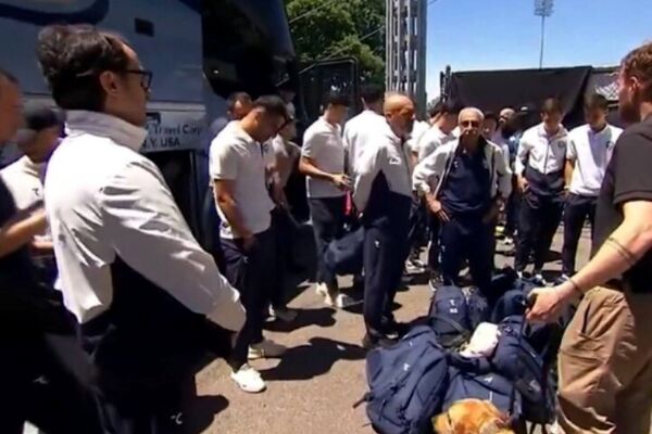 خشم کاناوارو از بازرسی در فرودگاه آمریکا: این قانون فقط برای ما بود!