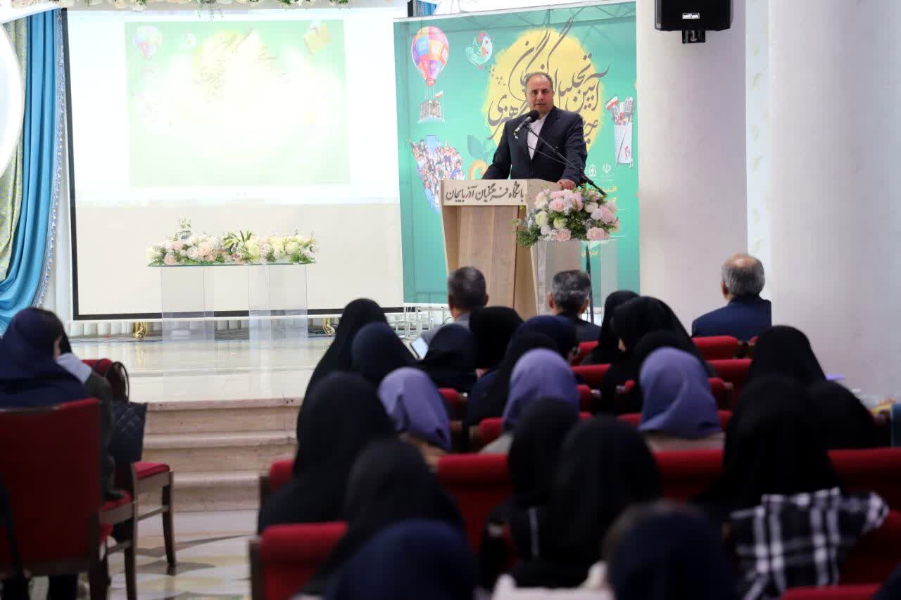 مدارس کانون فرهنگ‌آفرینی و خاستگاه استعدادهای درخشان است