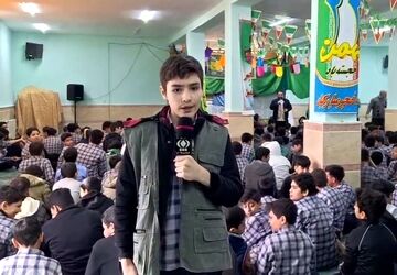 جشن و شادی دانش‌آموزان در دبیرستان شادیان قم