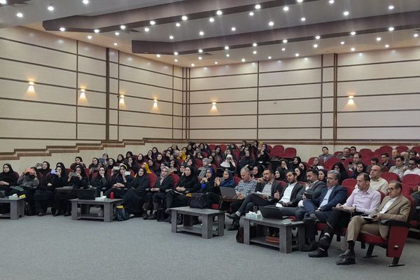 برگزاری کارگاه آموزشی هوش مصنوعی در سالن اجتماعات دکتر گل نراقی