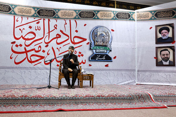 مراسم بزرگداشت شهیدان خدمت در دبیرستان متوسطه دوم امام صادق(ع)