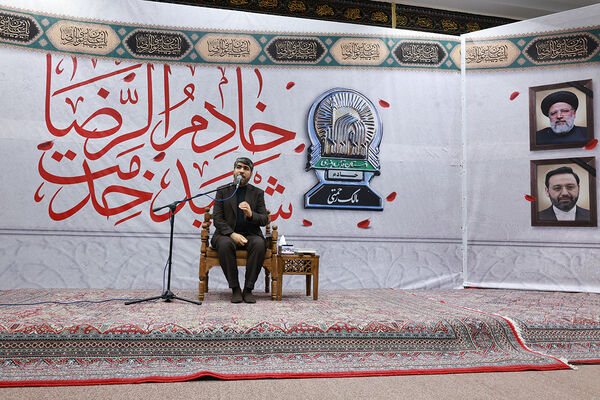 مراسم بزرگداشت شهیدان خدمت در دبیرستان متوسطه دوم امام صادق(ع)
