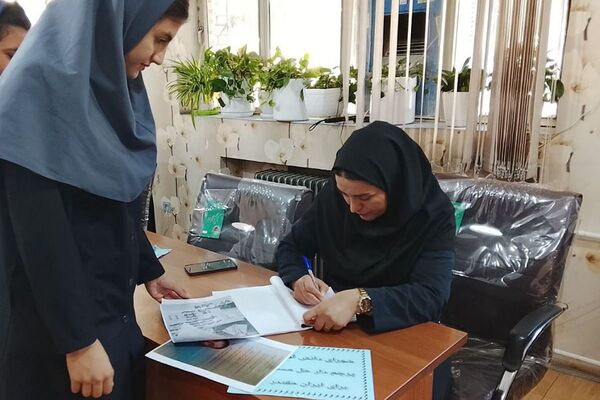جوانه های دموکراسی در قدس؛شور وهیجان دانش آموزان قدس در انتخابات شورای دانش آموزی