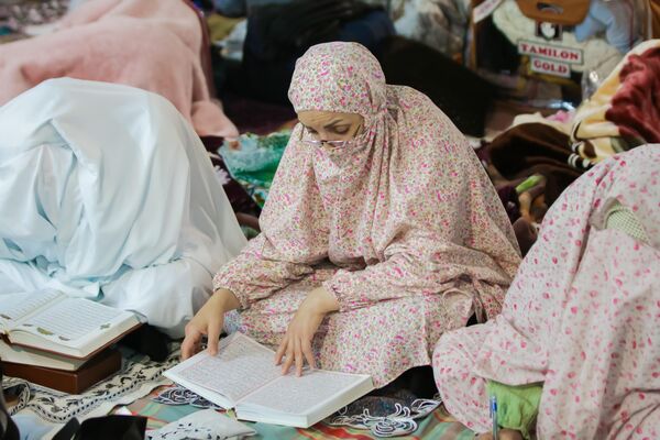 اعتکاف مادر و دختری در مسجد مقدس جمکران