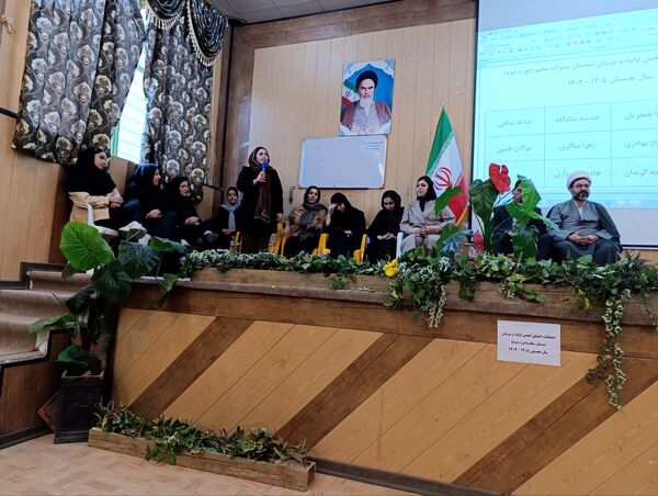 جلوه‌هایی از انتخابات انجمن اولیا دبستان معلم ۲ در آشخانه 