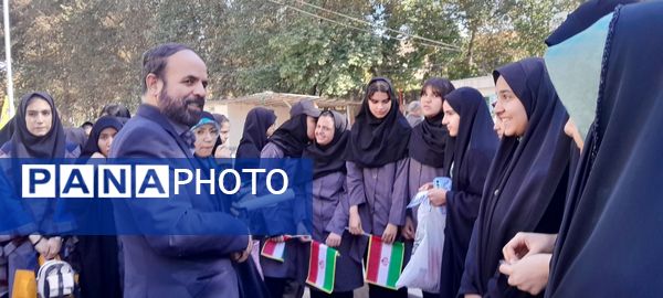 تجمع دانش‌آموزان البرزی در راستای پویش «اسرائیل او را کشت» در مصلی کرج 