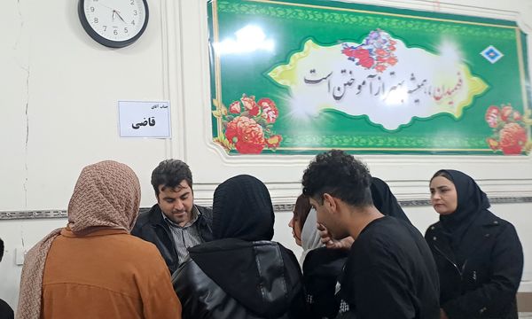  دیدار والدین با معلمان در دبیرستان ابوذر غفاری نیشابور