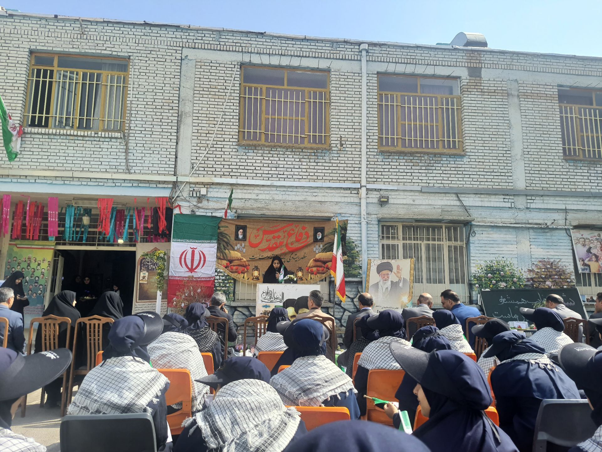 مراسم باشکوه زنگ ایثار و مقاومت در مدرسه شاهد تکتم ناحیه ۳