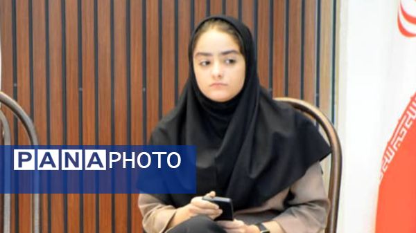 تجلیل از کارمندان بیمارستان شهدا لردگان در هفته‌ دولت