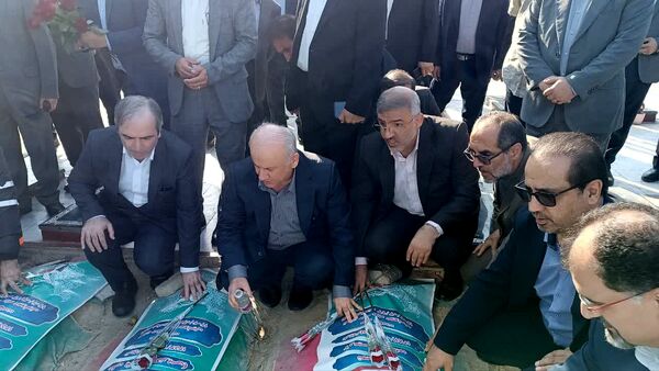تجدید میثاق مدیران مازندران با شهدا در هفته دولت