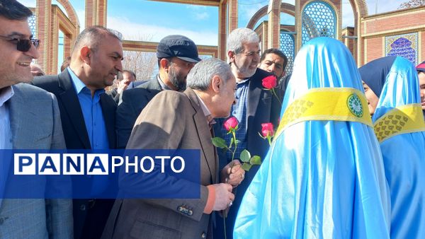وزیر آموزش و پرورش در گلزار شهدای شهرکرد