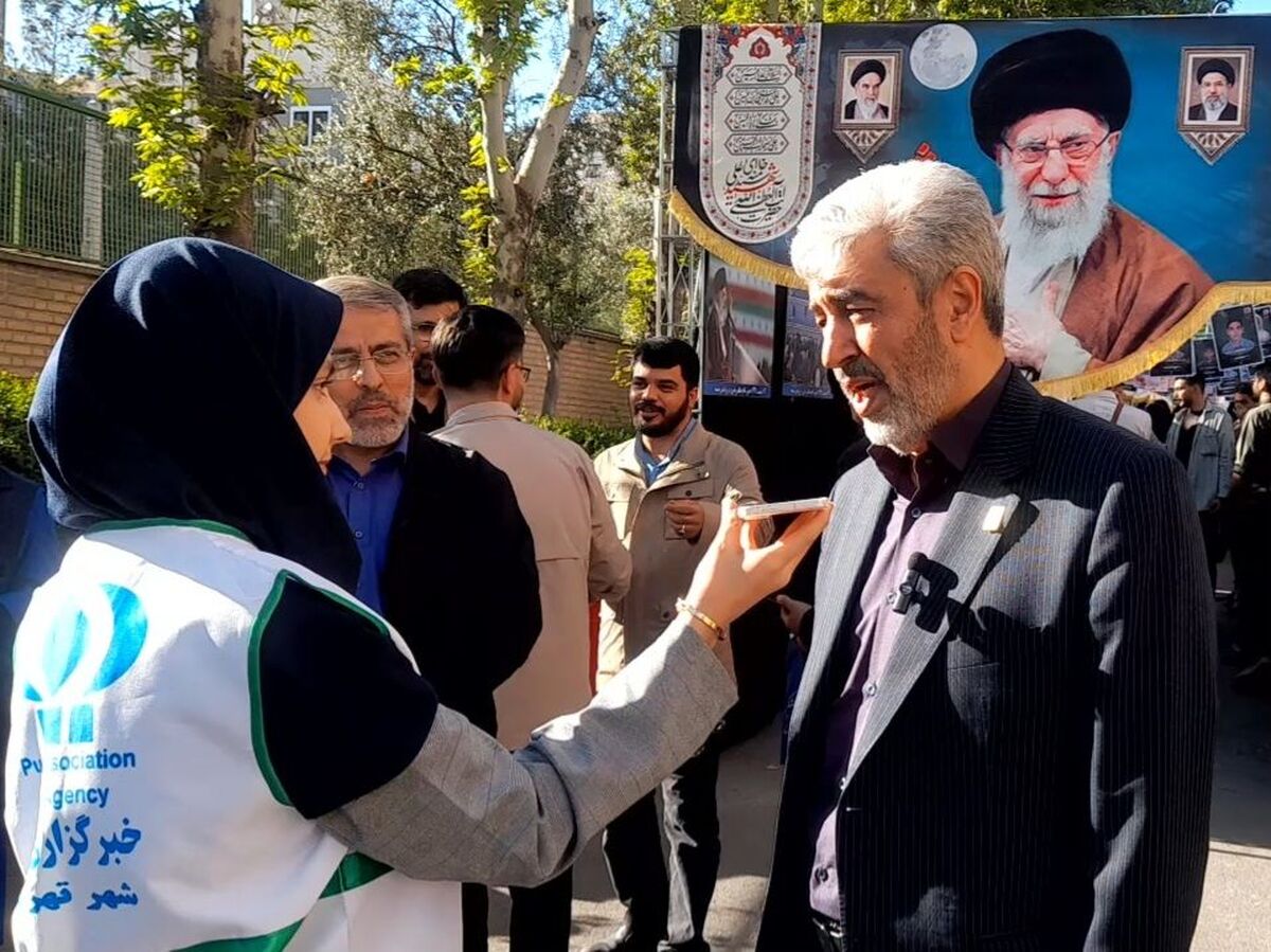 معلمان، سکان‌دار هدایت فکری و فرهنگی جامعه هستند
