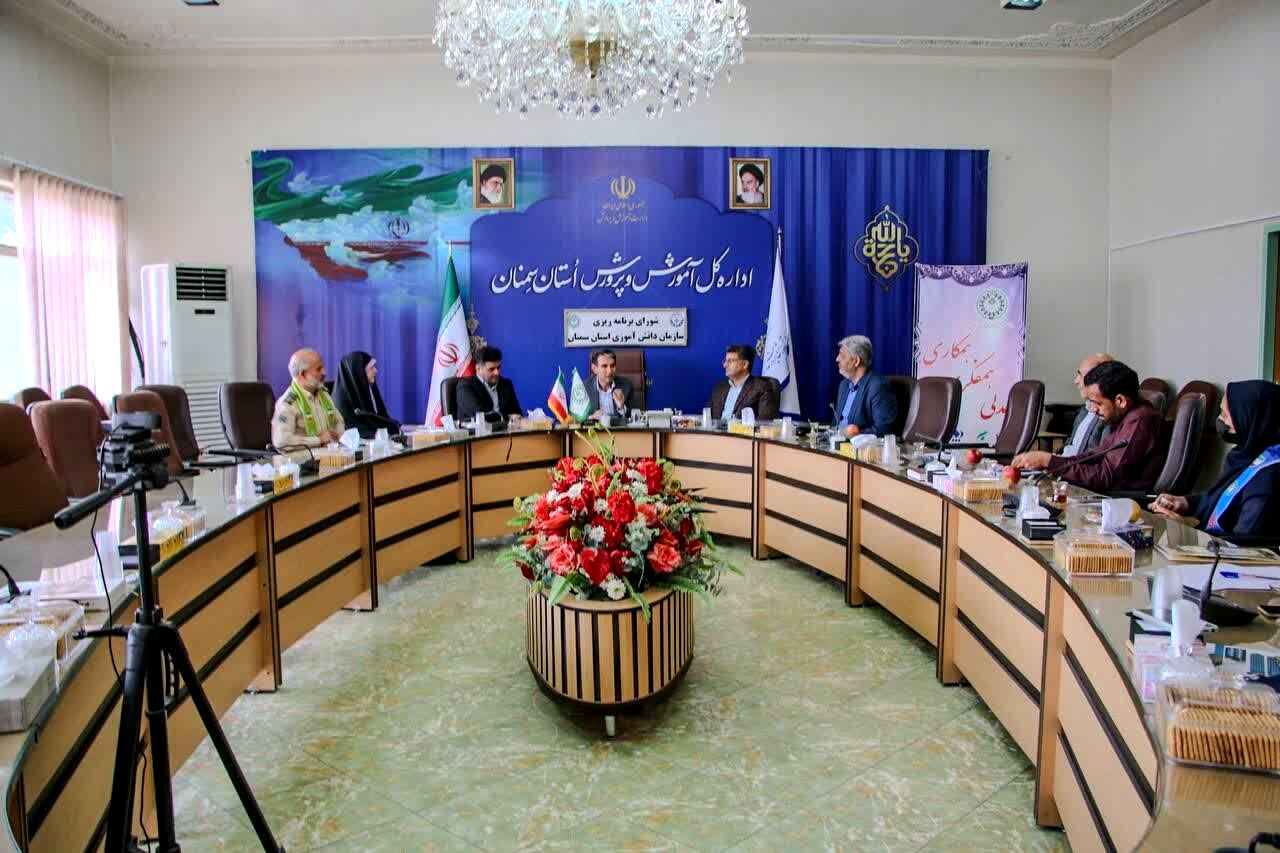 انتصاب مدیرکل آموزش و پرورش استان سمنان به عنوان رئیس شورای برنامه‌ریزی سازمان دانش‌آموزی استان