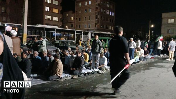 مردم آبرسانی فردیس در تجمعات شبانه بار دیگر پای کار بودن خود به انقلاب  را نشان دادند