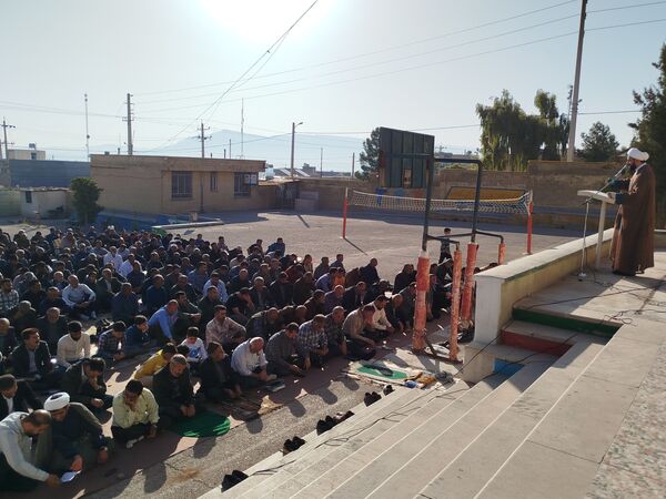 نماز عید فطر ۱۴۰۴ در روستای ظفرآباد شیراز اقامه شد