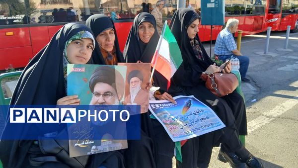 برگزاری نماز جمعه نصر به امامت رهبر معظم انقلاب اسلامی 