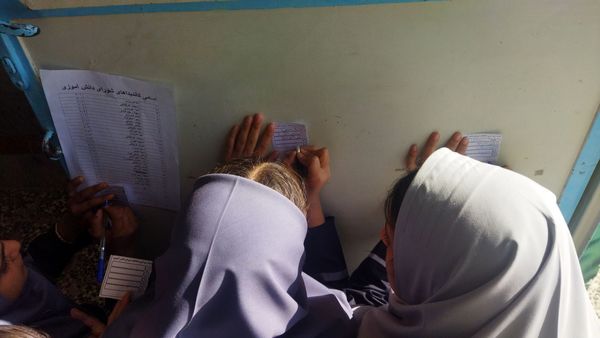 بیست و هشتمین دوره انتخابات شورای دانش آموزی در دبیرستان حجت‌ الاسلامی