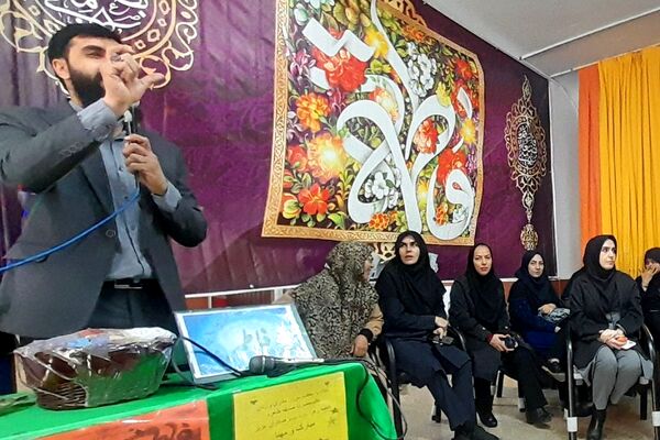 جشن میلاد حضرت فاطمه زهرا (س) در مدارس کهریزک 
