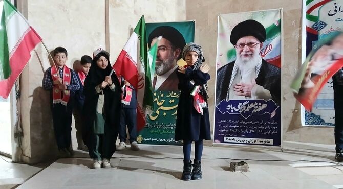 فرهنگیان اداره آموزش و پرورش ناحیه ۶ مشهد ،همگام با مدافعان کشور هستند 