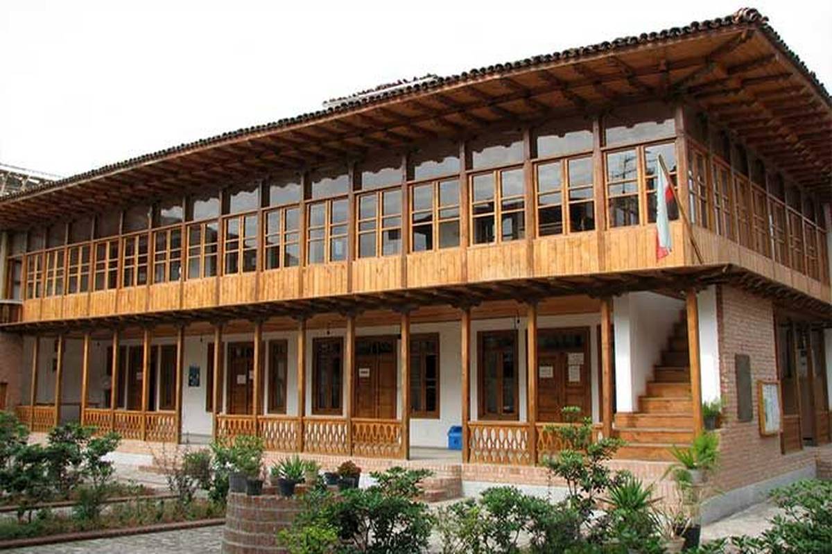 خانه میرزاکوچک‌خان جنگلی باعث گره خوردن بناهای تاریخی و بافت شهری شده است