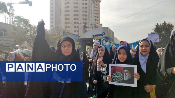 راهپیمایی یوم الله 13 آبان در مشهد مقدس 