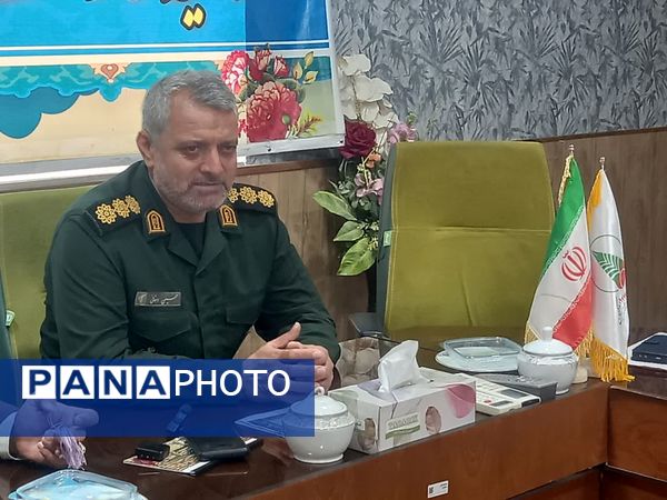 نشست خبری فرمانده ناحیه مقاومت بسیج کاشمر با خبرنگاران به مناسبت هفته دفاع مقدس