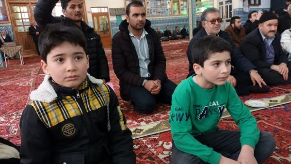 نمازجمعه اهر با صفای حضور نوجوانان