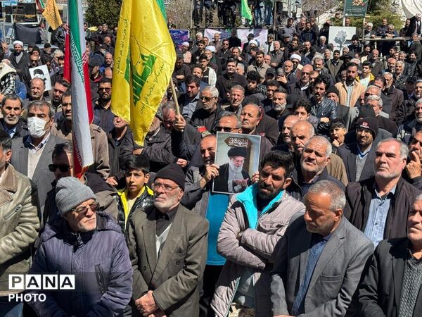 خروش مؤمنان در دسته عزاداری رهبر