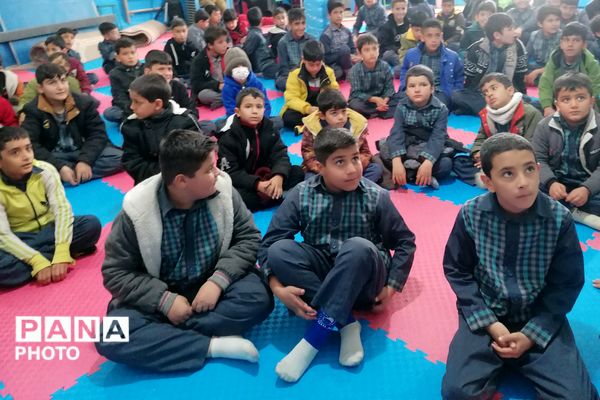 ویژه‌برنامه امام رضایی در مدرسه امام‌خمینی (ره) نیر