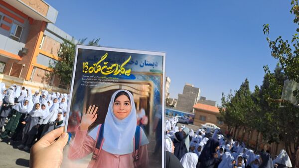 جشن عاطفه‌ها در مدرسه شاهد فاطمه الزهرا(س) 