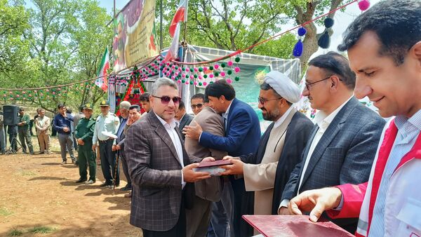 جشن باشکوه بزرگداشت مقام معلم در شهرستان مارگون