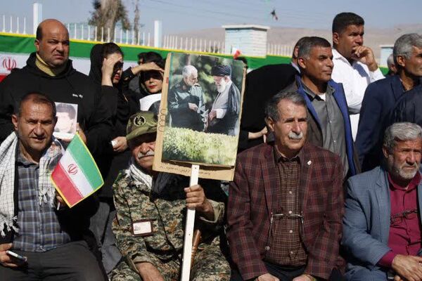 حضور پرشور دانش‌آموزان گچساران در راهپیمایی ۲۲ بهمن