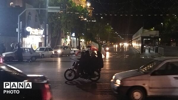 رژه خودرویی در میدان بسیج مشهد 