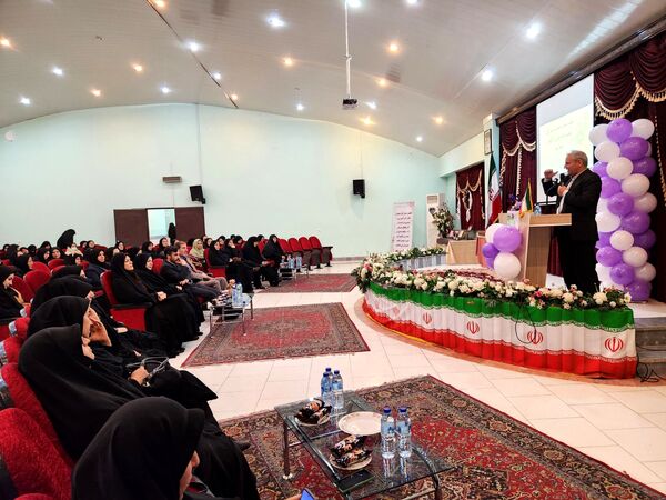 همایش گفتمان سازی الگوی سوم زن مسلمان و کنشگری جمعیت در تبریز