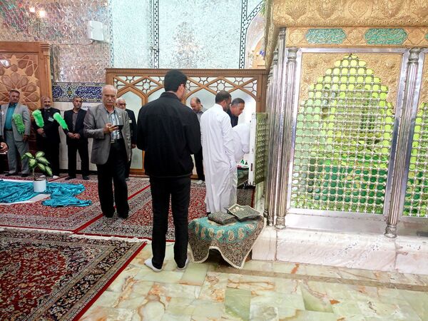 غبارروبی مزار امامزاده سید حمزه کاشمر 