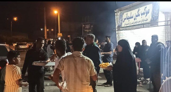افطاری ساده در موکب نگین سلیمانی رودان/ فیلم
