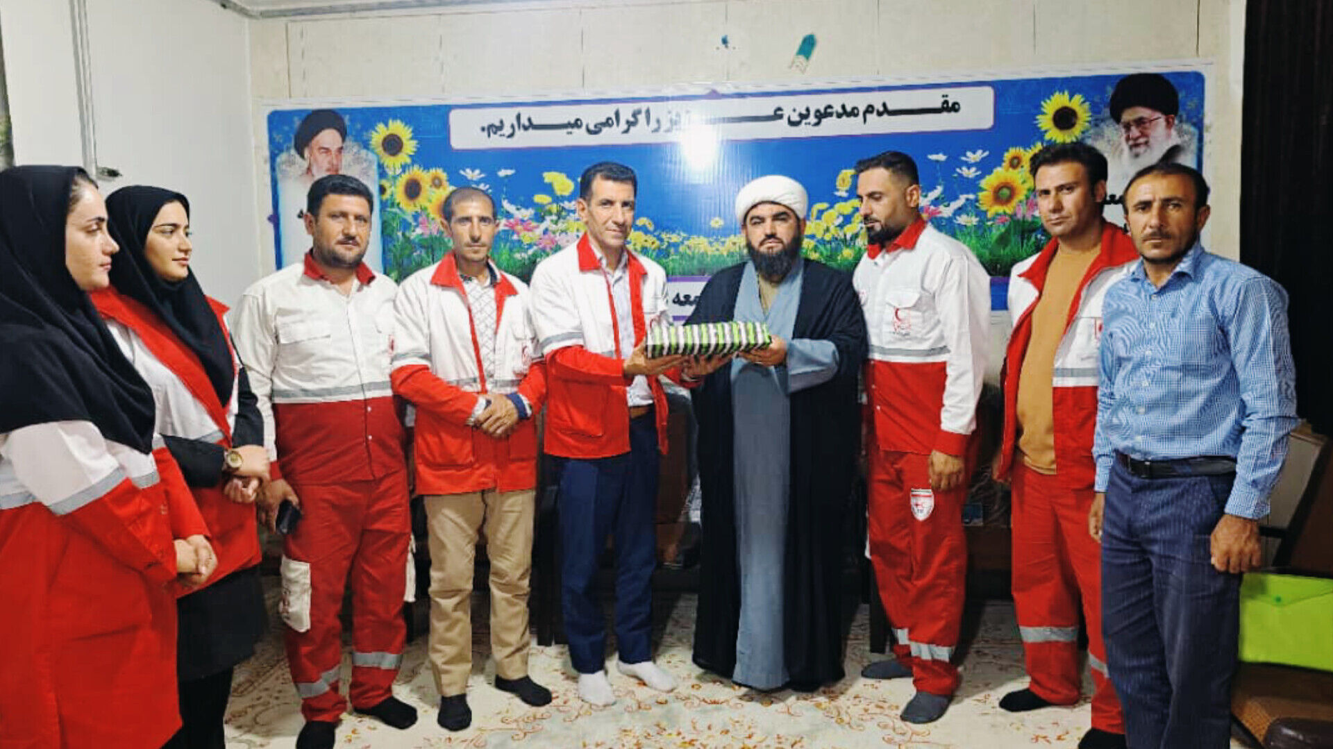  دیدار رئیس و کارکنان جمعیت هلال احمر با امام جمعه مارگون