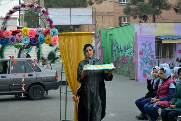 حضور خادمان رضوی در مدرسه قدر بهارستان‌دو