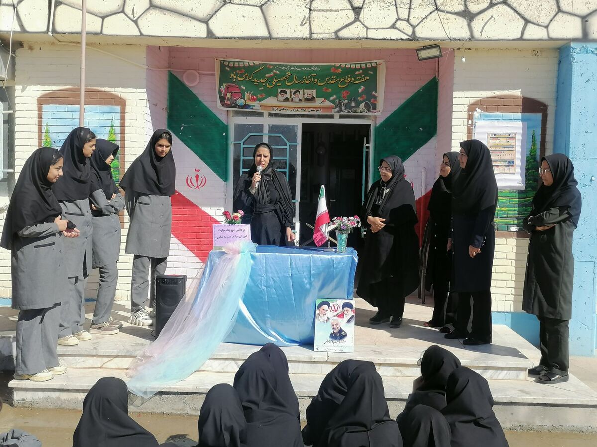 «هر دانش آموز، یک مهارت» در دبیرستان حاج مهدی روحانی ارغا شهرستان خلیل آباد