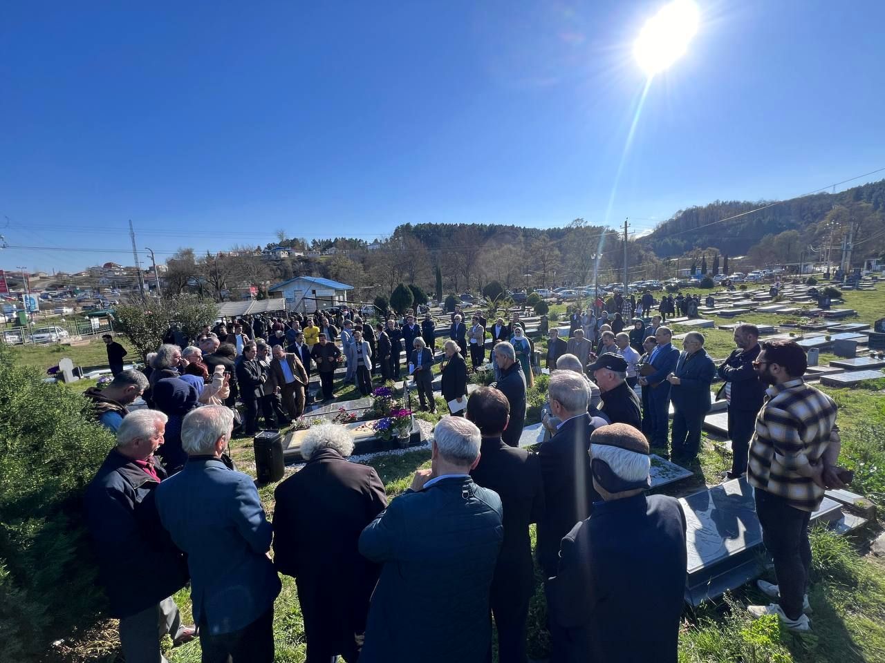 حضور هنرمندان، کنشگران و شاعران تالش بر سر مزار پدر شعر شناسی تالش