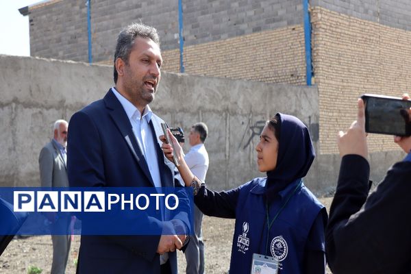 یک خشت هزار امید