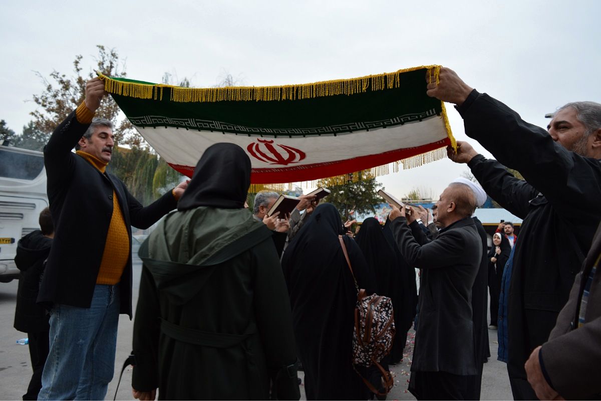 بدرقه دانش‌آموزان عمره‌گزار دختر شهرستان‌های استان تهران