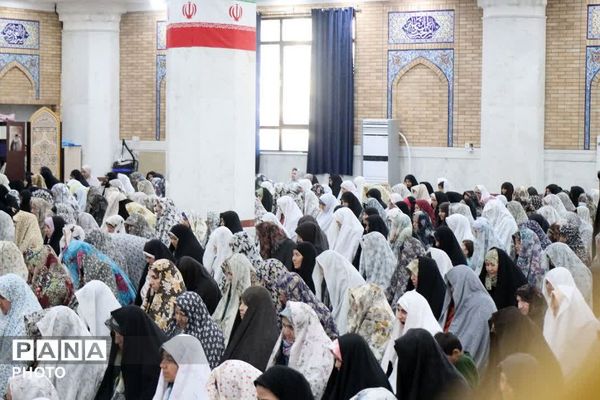 تجلیل از خادمین عرصه تربیت در نمازجمعه باقرشهر و کهریزک 