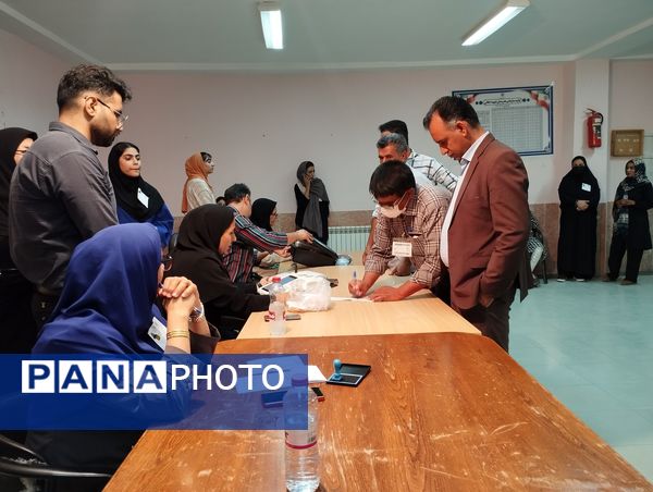 حضور مردم حاجی‌آباد در دور دوم انتخابات ریاست‌جمهوری