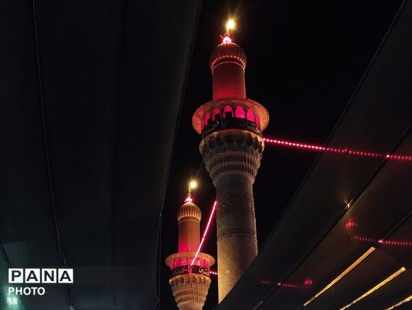 سلام زائران اربعین به باب‌الحوائج(ع) در حرم نورانی امامین کاظمین
